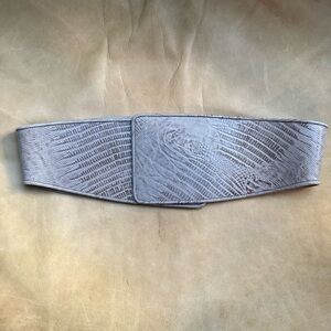 DONNA KARAN Size S Beige Tan Embossed Leather Belt